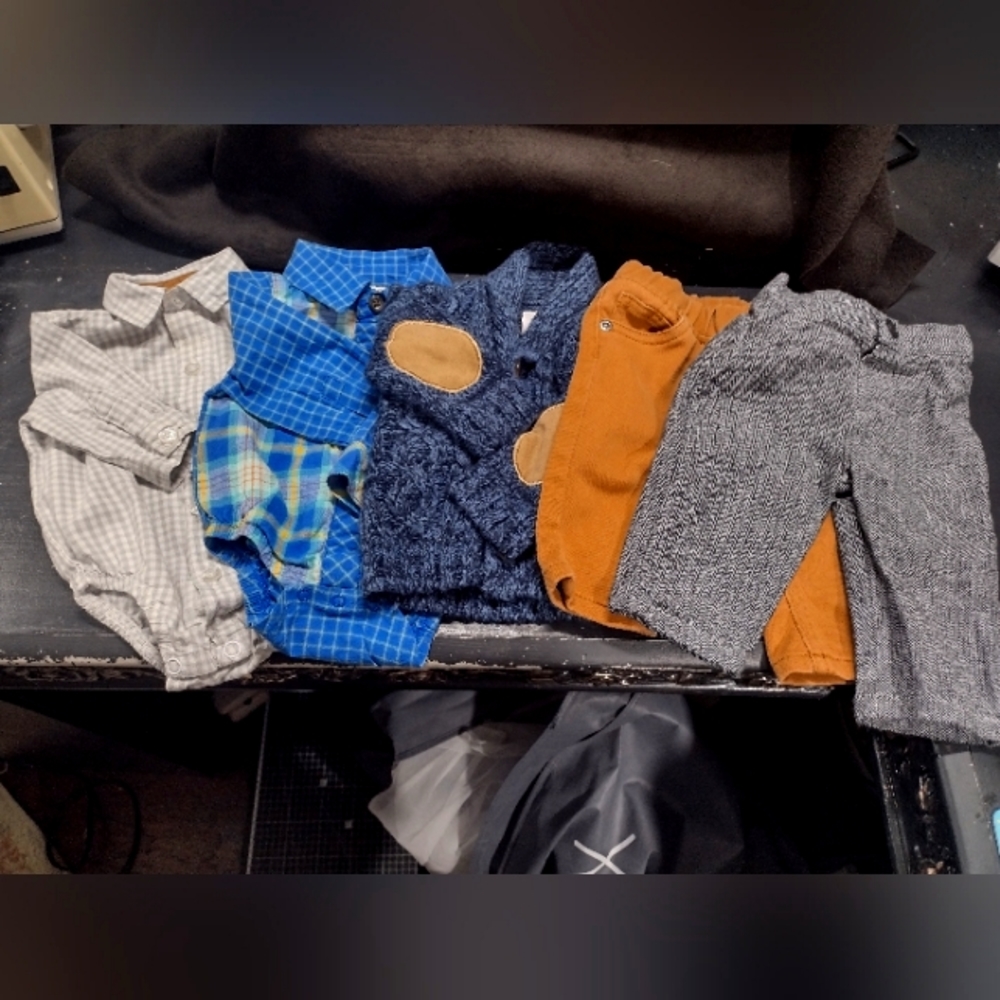 Lot of 0-3 month baby boy clothes